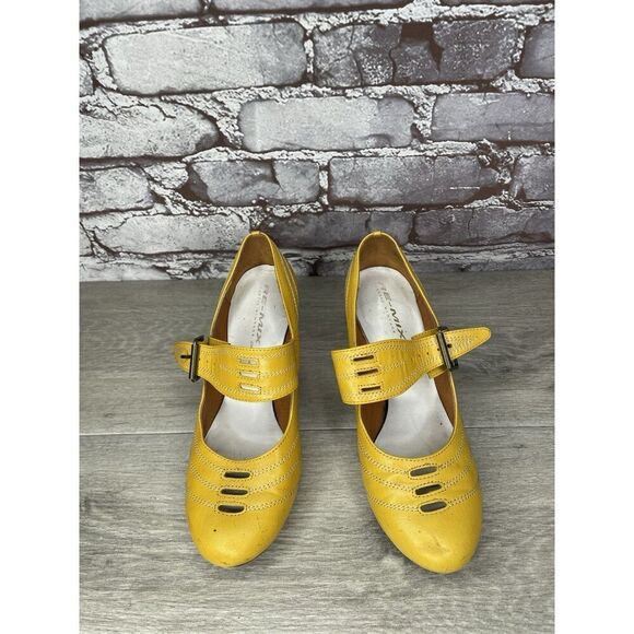 Re-Mix Classic Vintage Yellow Leather Round Toe Mary Jane Heels Women 7M US/38EU - Picture 4 of 16